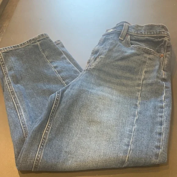 Old Navy Women's Barrel Leg Jeans in Classic Denim - Picture 1 of 5